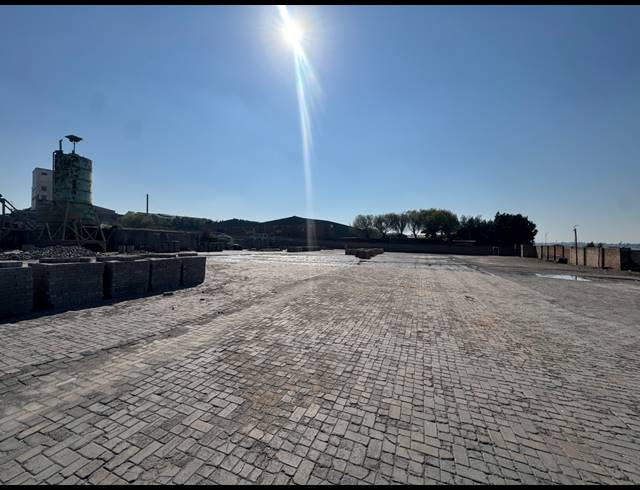 22,490M² INDUSTRIAL YARD TO LET IN CHAMDOR
